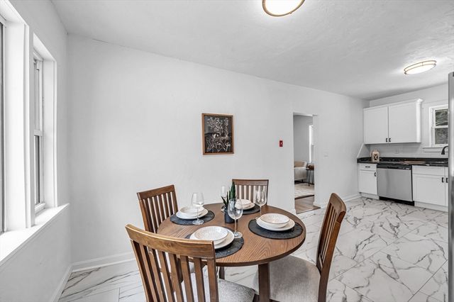 72 Nw Schoolhouse Rd, Dudley, MA 01571