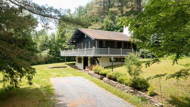 3 Strattonwald Road, Winhall, VT 05340