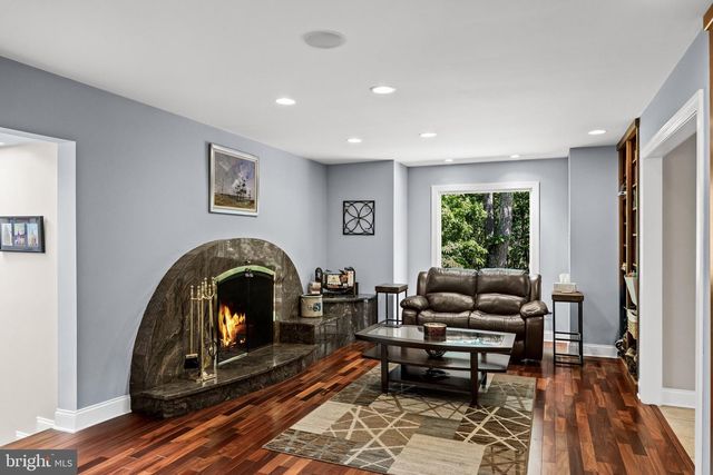 11 PINECREST DR, Medford, NJ 08055
