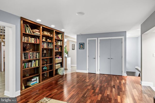 11 PINECREST DR, Medford, NJ 08055