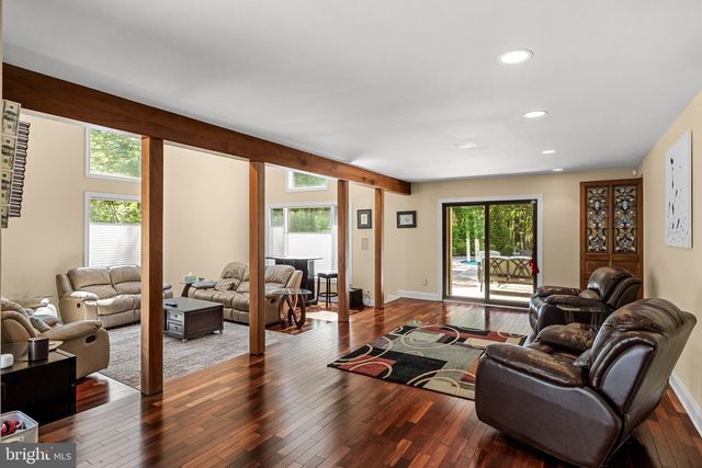 11 PINECREST DR, Medford, NJ 08055