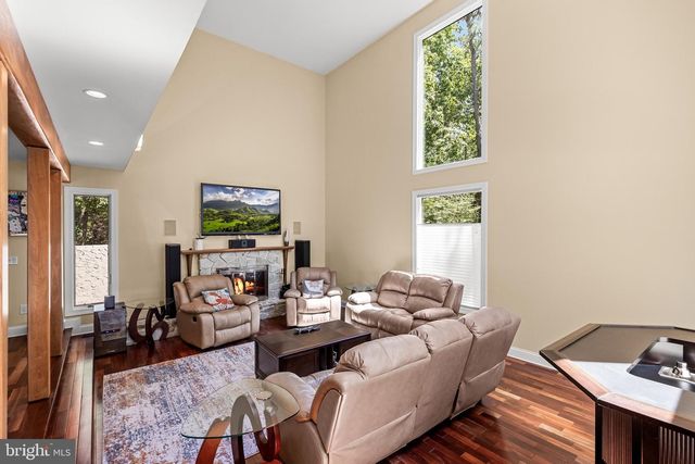 11 PINECREST DR, Medford, NJ 08055