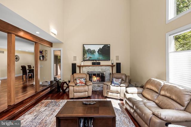 11 PINECREST DR, Medford, NJ 08055