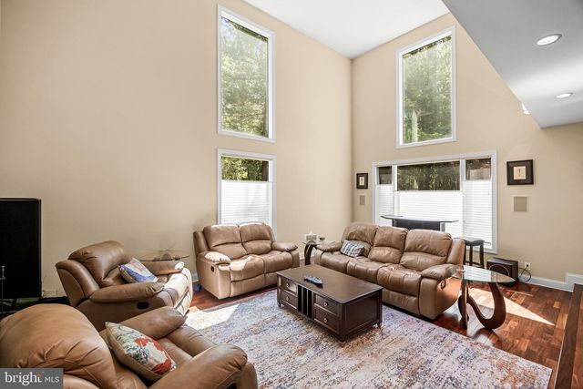 11 PINECREST DR, Medford, NJ 08055