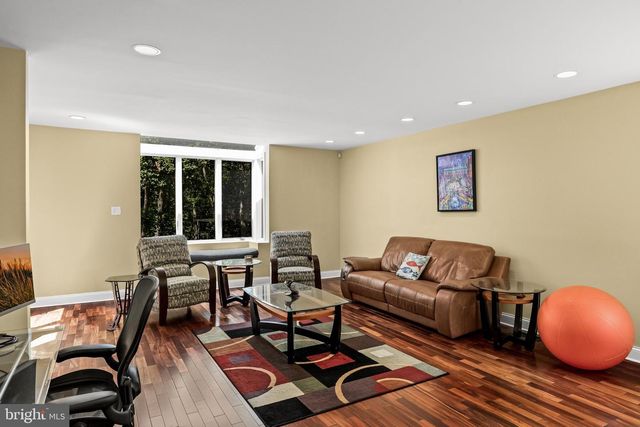 11 PINECREST DR, Medford, NJ 08055