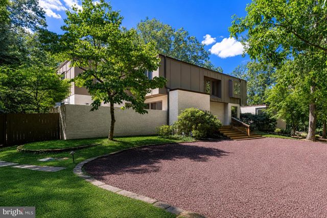 11 PINECREST DR, Medford, NJ 08055
