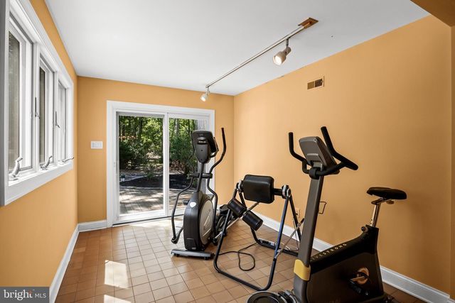 11 PINECREST DR, Medford, NJ 08055