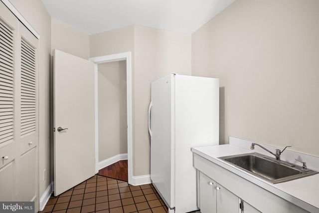 11 PINECREST DR, Medford, NJ 08055