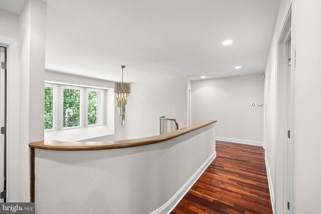 11 PINECREST DR, Medford, NJ 08055