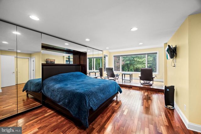 11 PINECREST DR, Medford, NJ 08055