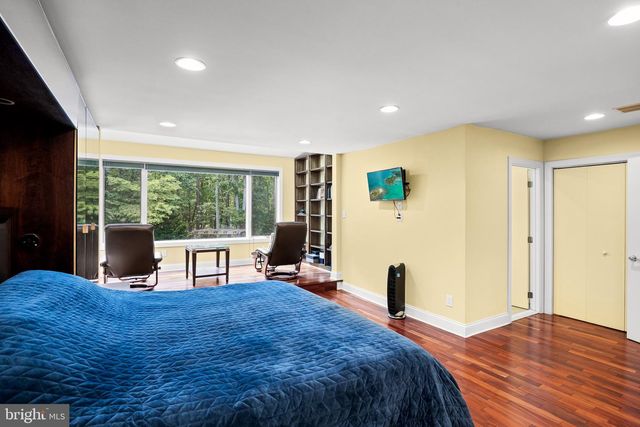 11 PINECREST DR, Medford, NJ 08055