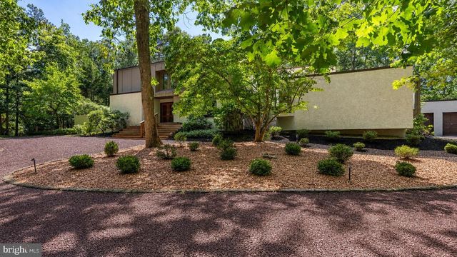 11 PINECREST DR, Medford, NJ 08055