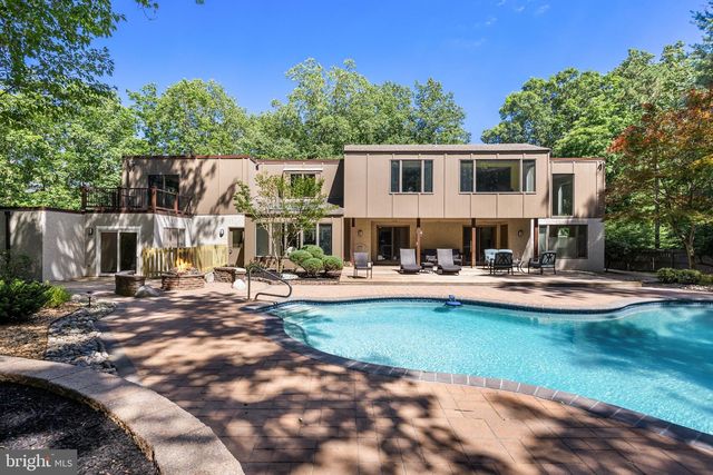 11 PINECREST DR, Medford, NJ 08055