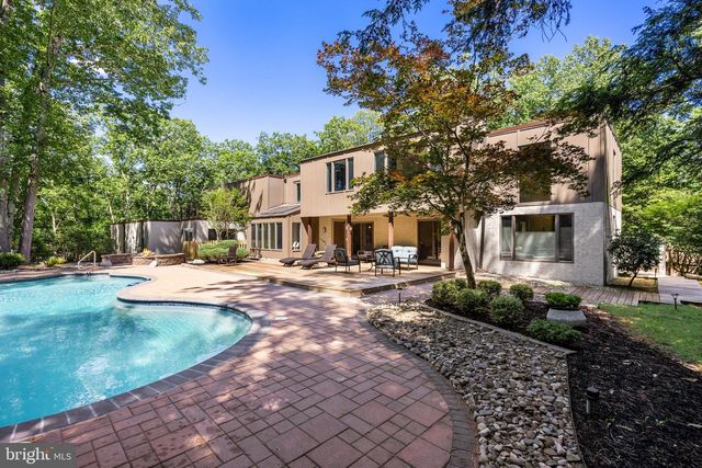 11 PINECREST DR, Medford, NJ 08055