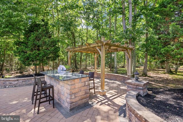 11 PINECREST DR, Medford, NJ 08055