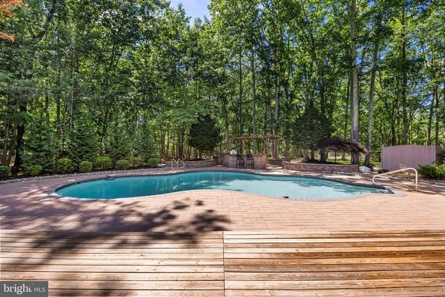 11 PINECREST DR, Medford, NJ 08055