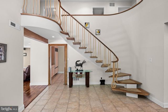 11 PINECREST DR, Medford, NJ 08055