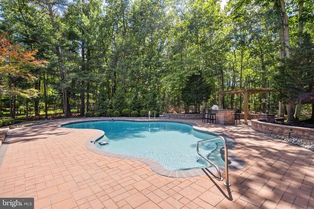 11 PINECREST DR, Medford, NJ 08055
