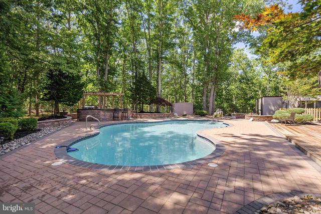 11 PINECREST DR, Medford, NJ 08055