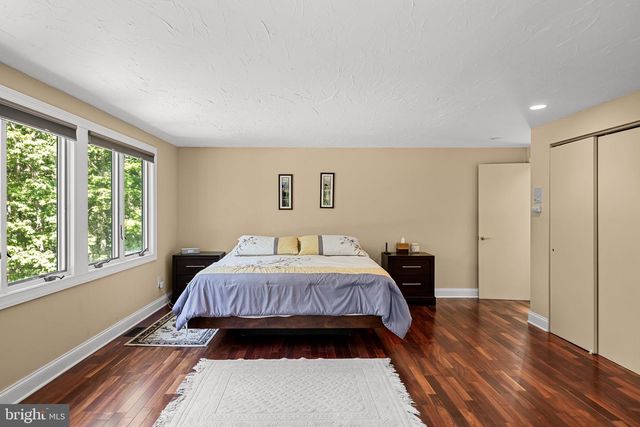 11 PINECREST DR, Medford, NJ 08055