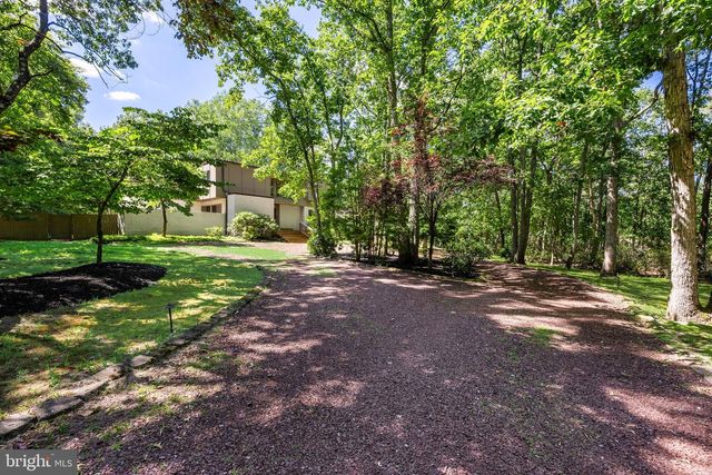 11 PINECREST DR, Medford, NJ 08055