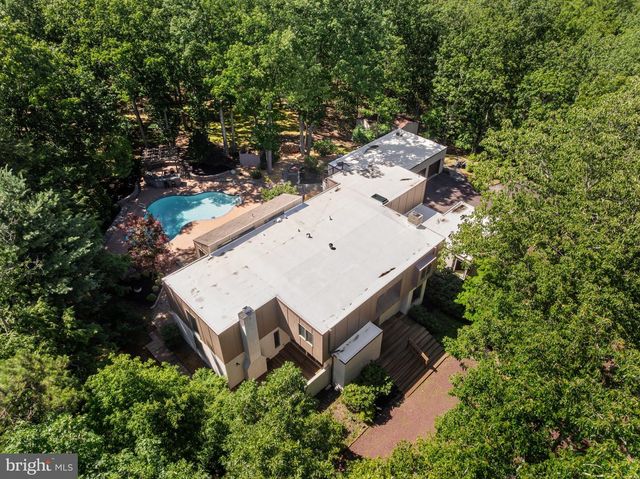 11 PINECREST DR, Medford, NJ 08055