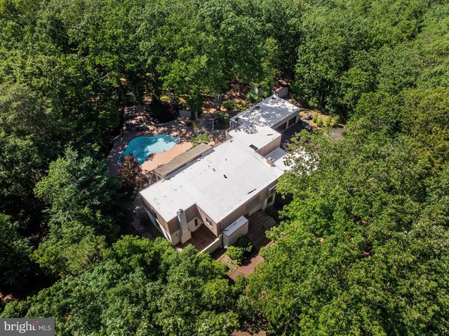 11 PINECREST DR, Medford, NJ 08055