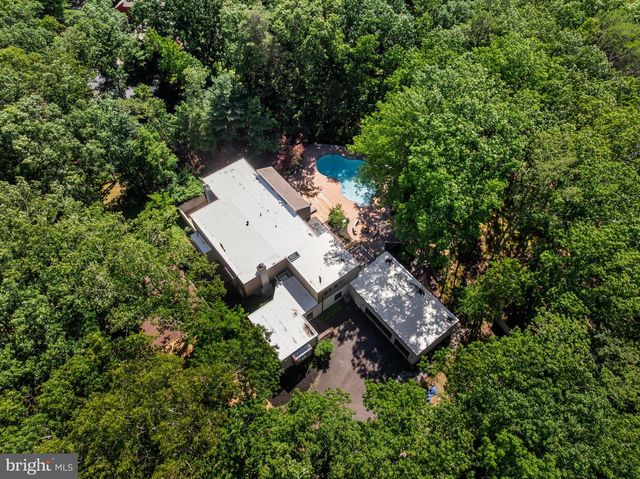 11 PINECREST DR, Medford, NJ 08055