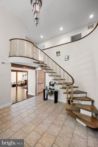 11 PINECREST DR, Medford, NJ 08055