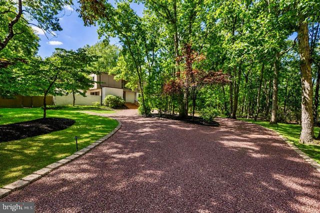 11 PINECREST DR, Medford, NJ 08055