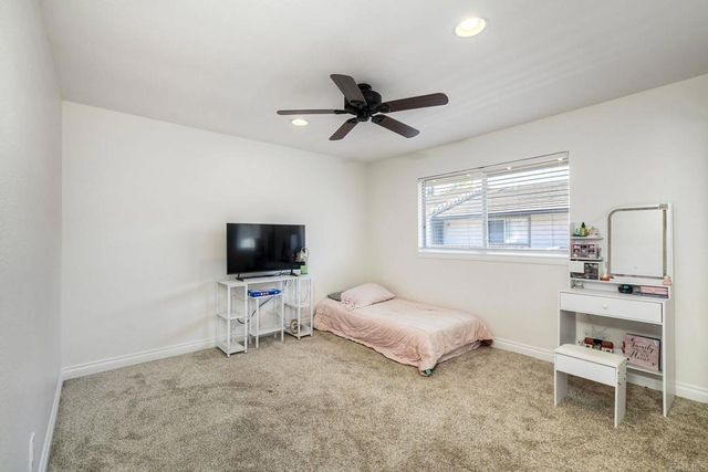 300 Washington Street B, Vista, CA 92084