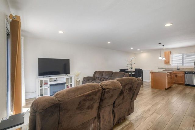 300 Washington Street B, Vista, CA 92084
