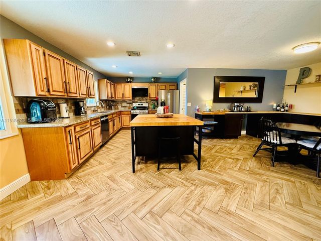 2980 SW 82nd Way, Davie, FL 33328