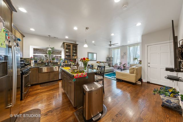 815 S Bell Avenue, Chicago, IL 60612