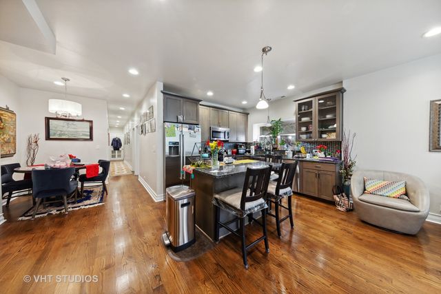 815 S Bell Avenue, Chicago, IL 60612