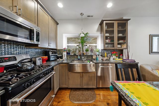 815 S Bell Avenue, Chicago, IL 60612