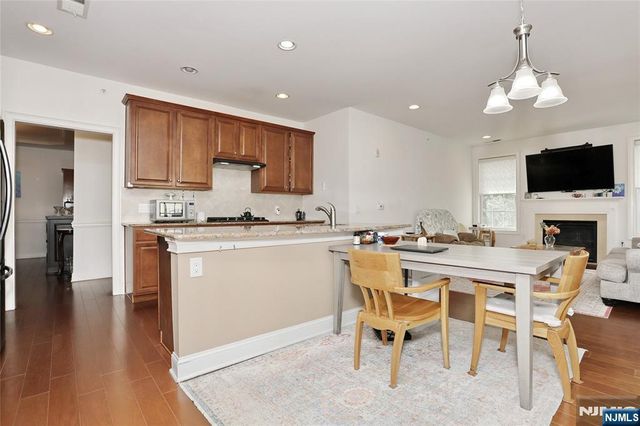410 Four Seasons Lane, Montvale, NJ 07645
