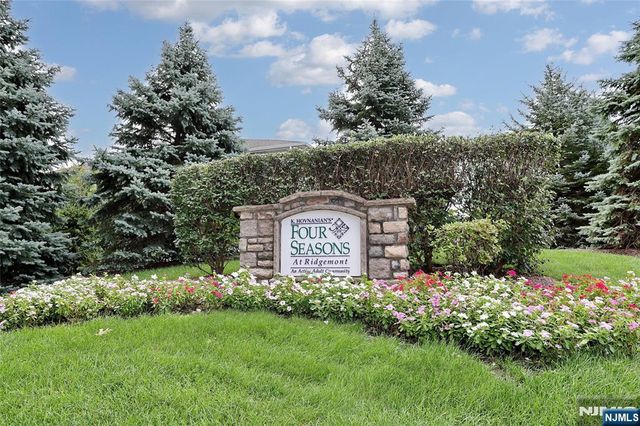 410 Four Seasons Lane, Montvale, NJ 07645