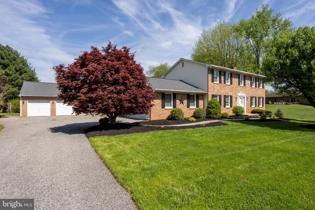 Image 2 of property listing at 1921 TWIN LAKES DR, Jarrettsville, MD 21084