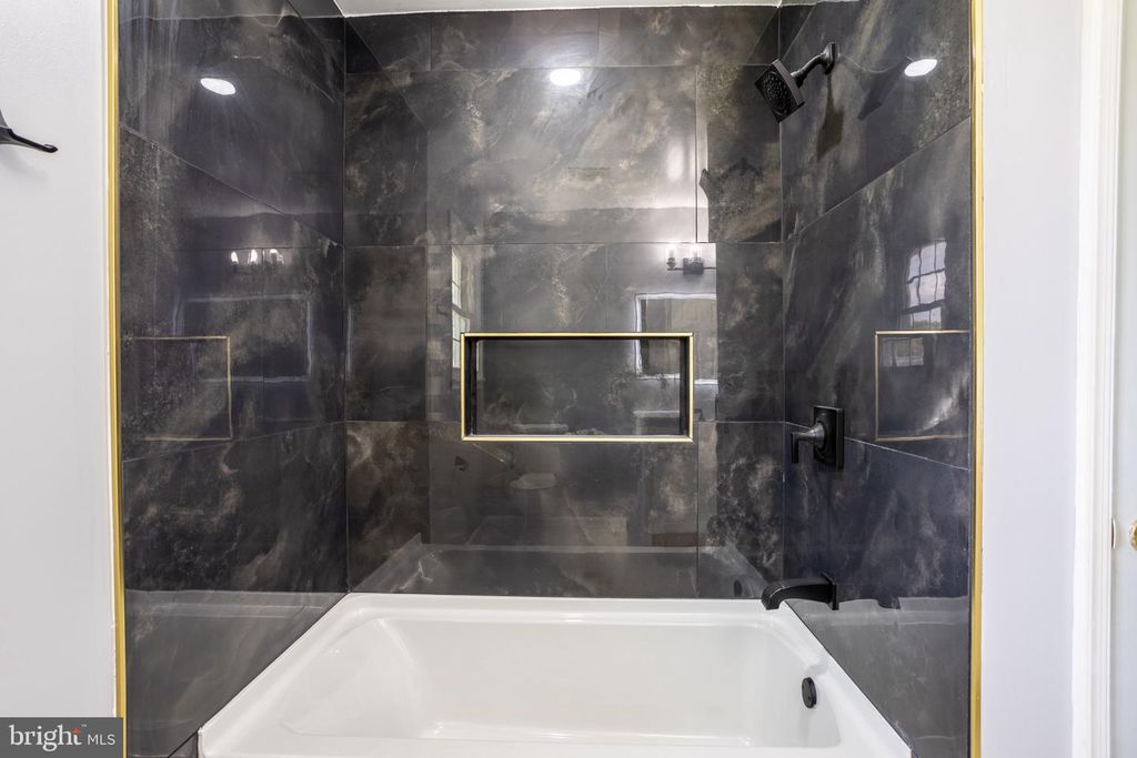 Image 33 of property listing at 1921 TWIN LAKES DR, Jarrettsville, MD 21084