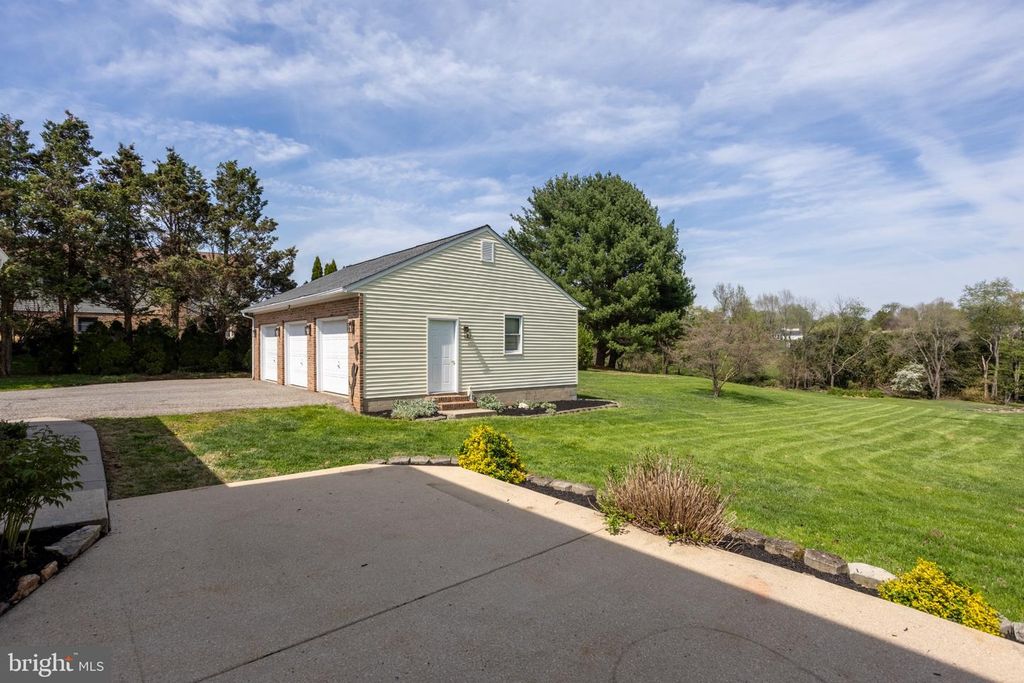 Image 64 of property listing at 1921 TWIN LAKES DR, Jarrettsville, MD 21084