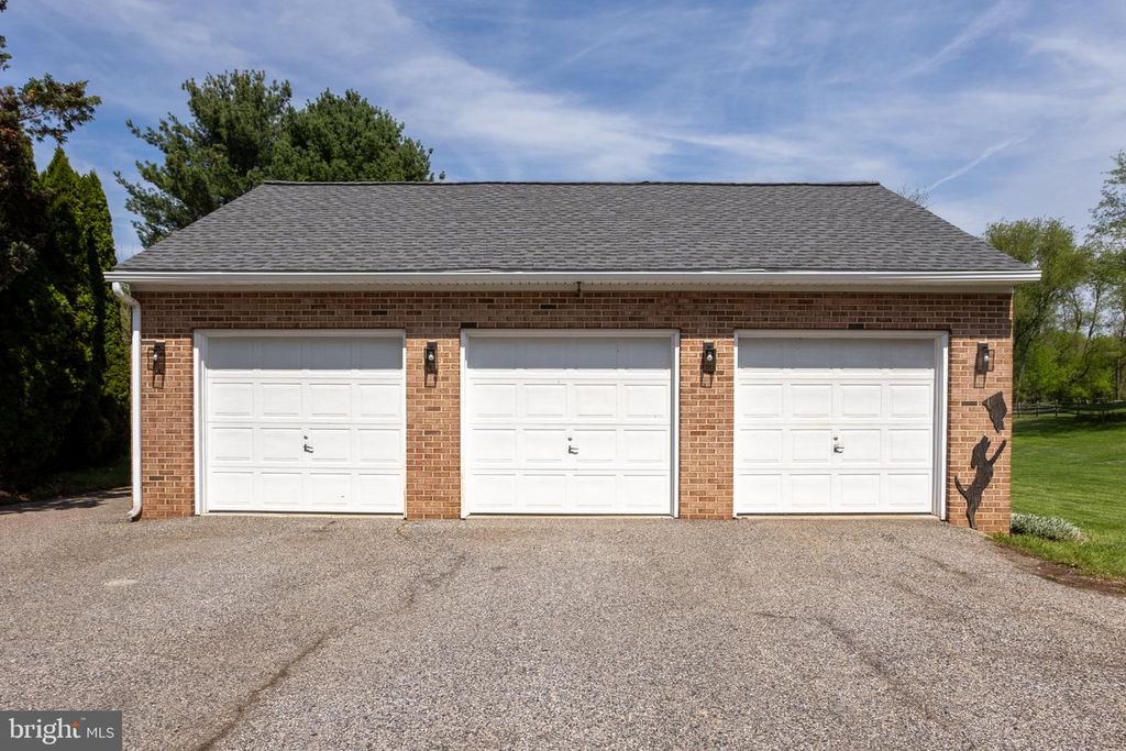 Image 66 of property listing at 1921 TWIN LAKES DR, Jarrettsville, MD 21084