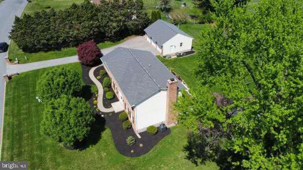 Image 70 of property listing at 1921 TWIN LAKES DR, Jarrettsville, MD 21084