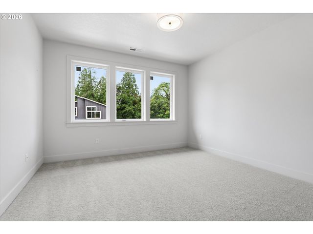 14184 Se Iseli Ln, Clackamas, OR 97015