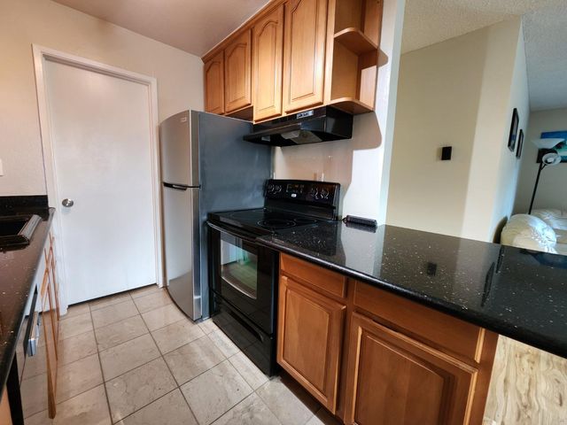 1126 Cherry Avenue 136, San Bruno, CA 94066
