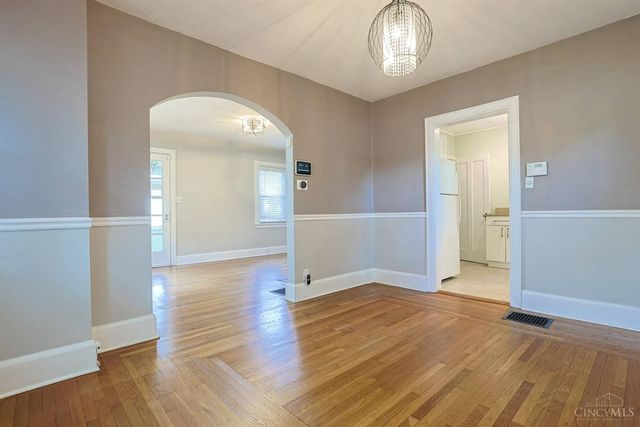 3000 Mapleleaf Avenue, Cincinnati, OH 45213