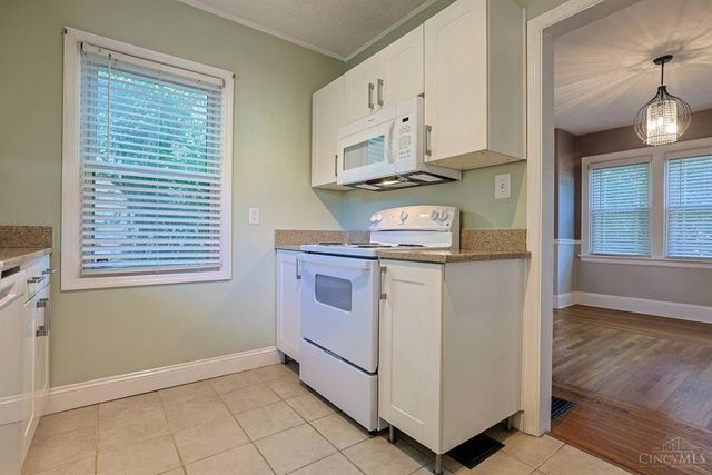 3000 Mapleleaf Avenue, Cincinnati, OH 45213