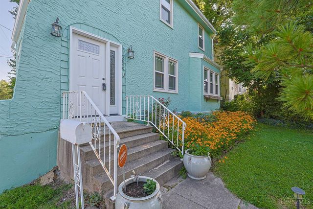 3000 Mapleleaf Avenue, Cincinnati, OH 45213