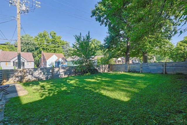 3000 Mapleleaf Avenue, Cincinnati, OH 45213