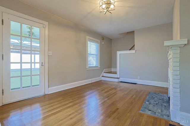 3000 Mapleleaf Avenue, Cincinnati, OH 45213